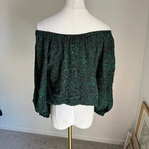 Alice + Olivia Black and Green Off-Shoulder Printed Blouse